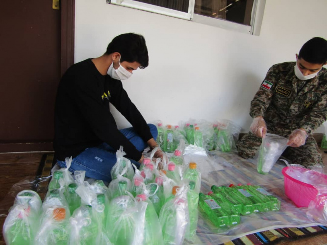 طرح جهادی یاوران سلامت برای پیشگیری از شیوع کرونا در مرکز علمی کاربردی فولادین ذوب آمل برگزار شد